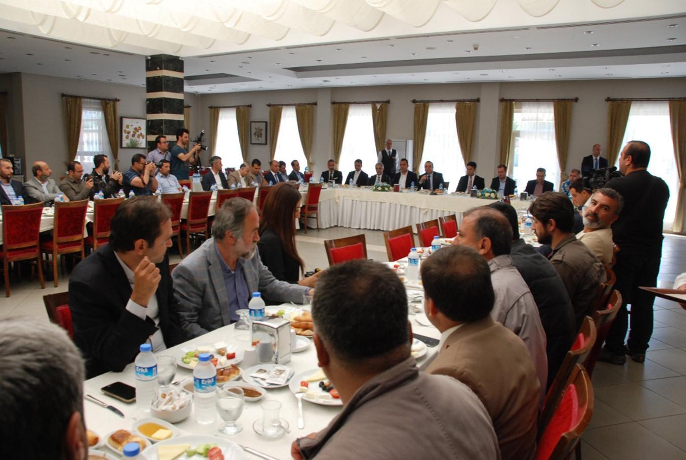 Diyarbakır Emniyet Müdürü basınla buluştu Diyarbakır Emniyet Müdürü basınla buluştu